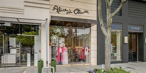 alice and olivia manhasset.